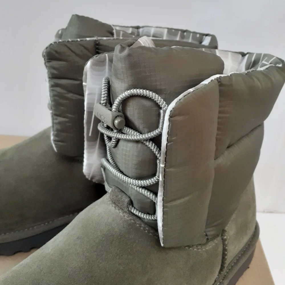 UGG Classic Maxi Toggle Boots Sz 9